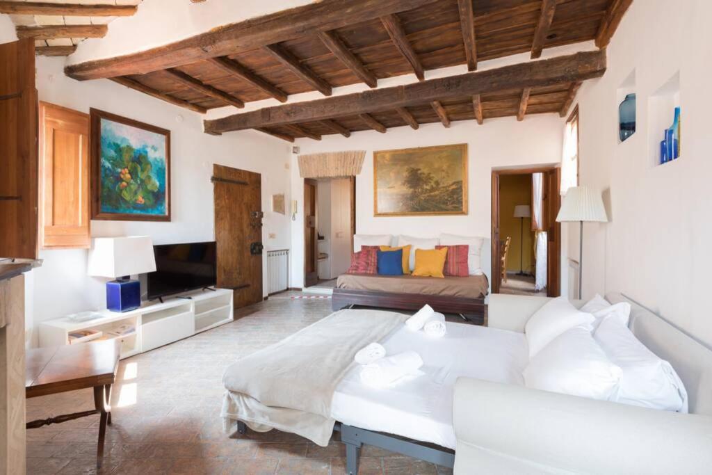 Vicolo Di San Celso By Varental * Roma